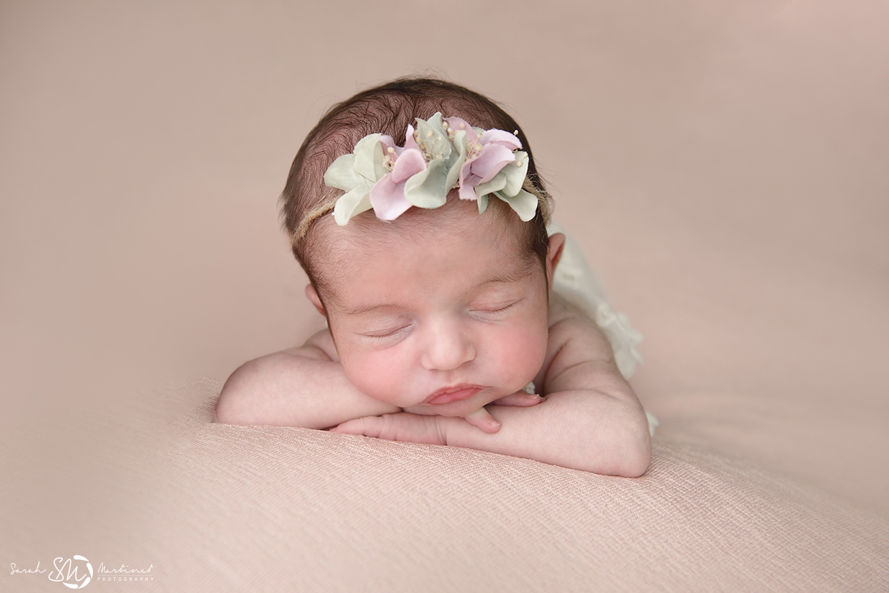 Séance photo naissance de Carla au studio photo à Montpellier, séance photo naissance, séance photo nouveau-né, séance photo bébé, photographe naissance, photographe nouveau-né, photographe bébé, montpellier, béziers, sète, narbonne, nîmes, hérault, gard, occitanie, studio photo