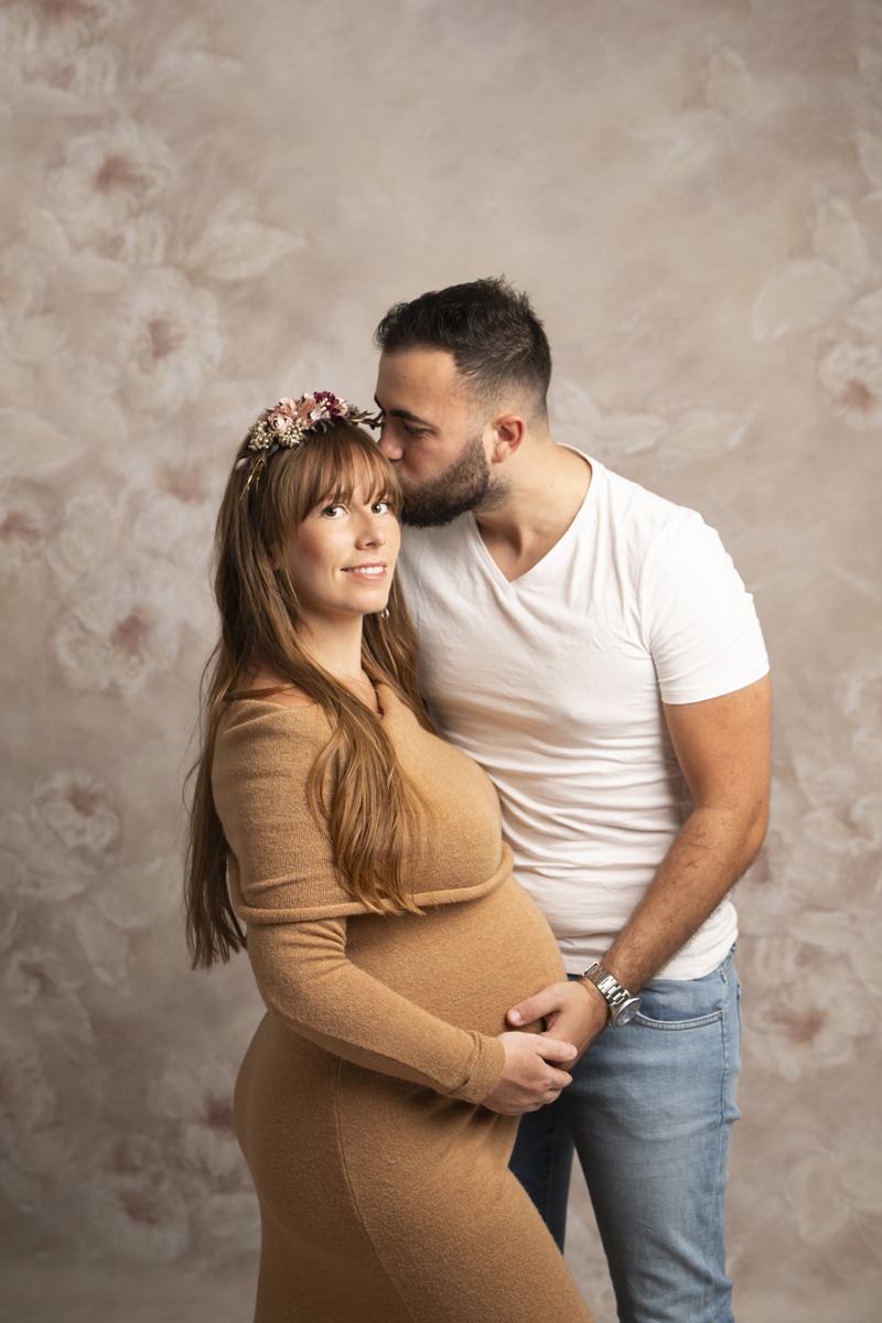 photographe-maternite-femme-enceinte-grossesse-seance-photo-studio-montpellier-beziers-nimes-herault-gard-occitanie (16)