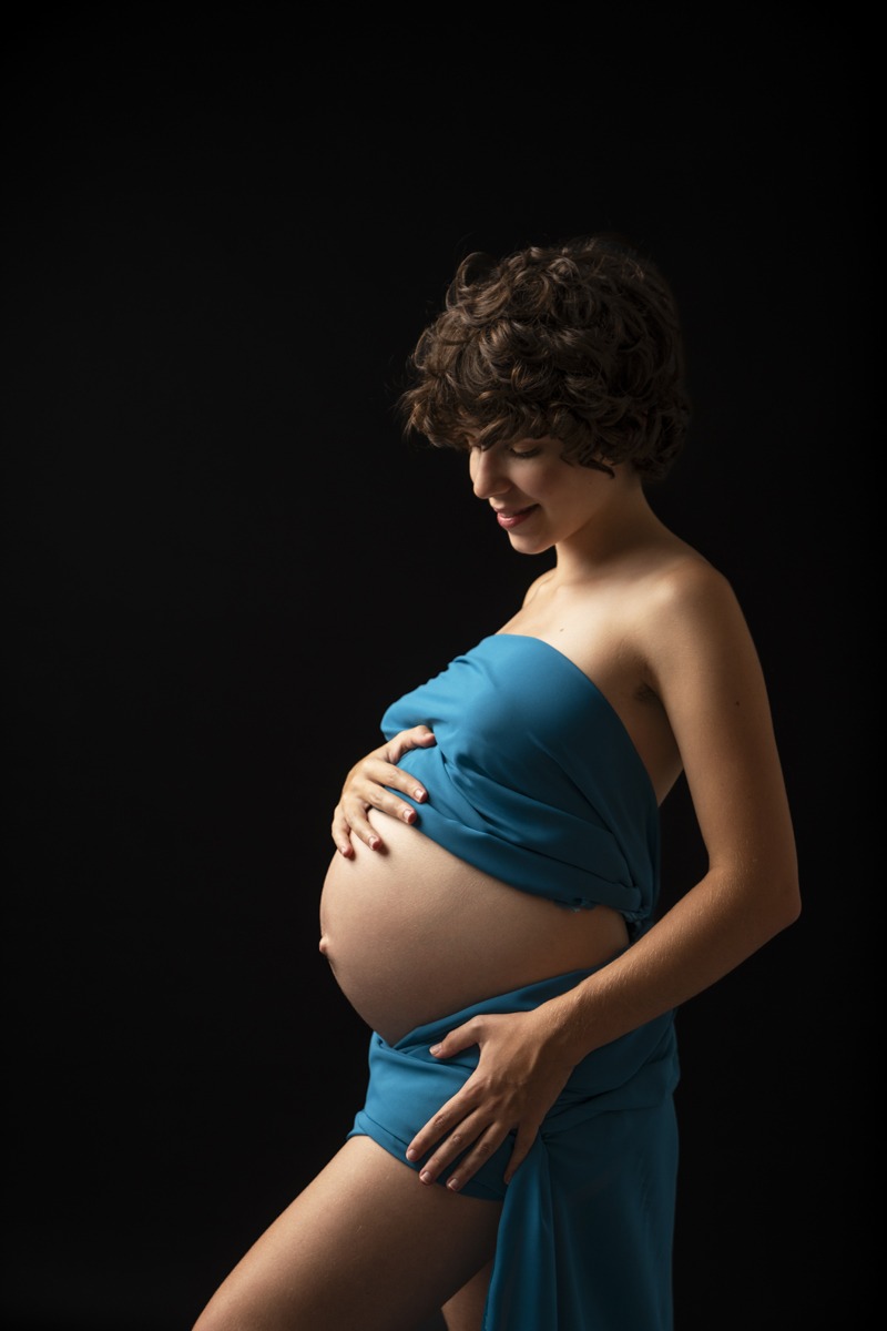 photographe-maternite-femme-enceinte-grossesse-seance-photo-studio-montpellier-beziers-nimes-herault-gard-occitanie (29)