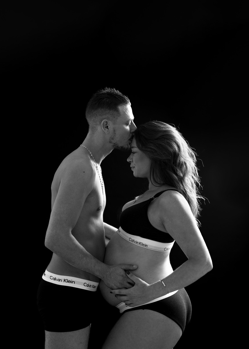 photographe-maternite-femme-enceinte-grossesse-seance-photo-studio-montpellier-beziers-nimes-herault-gard-occitanie (39)