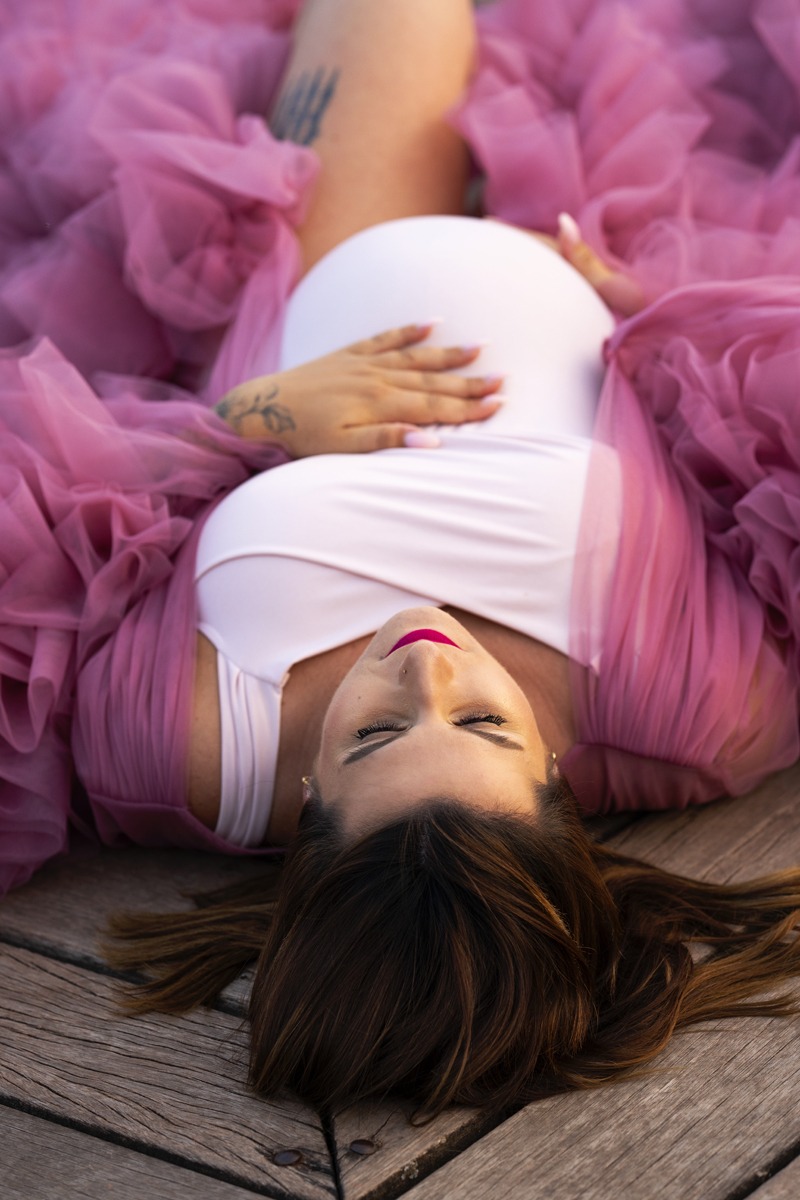 photographe-maternite-femme-enceinte-grossesse-seance-photo-studio-montpellier-beziers-nimes-herault-gard-occitanie (4)