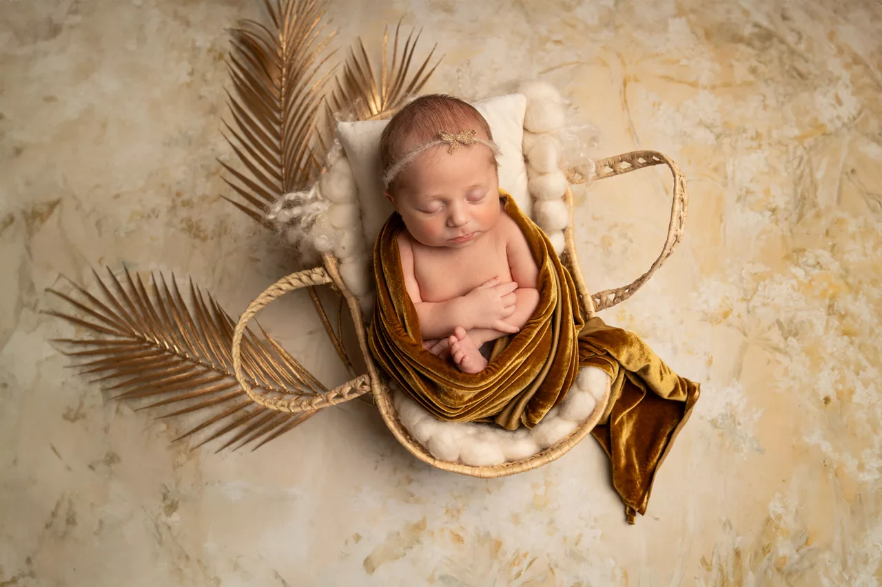 seance-photo-naissance-famille-studio-bebe-nouveaune-montpellier-herault-beziers-sete-agde-pezenas (11)