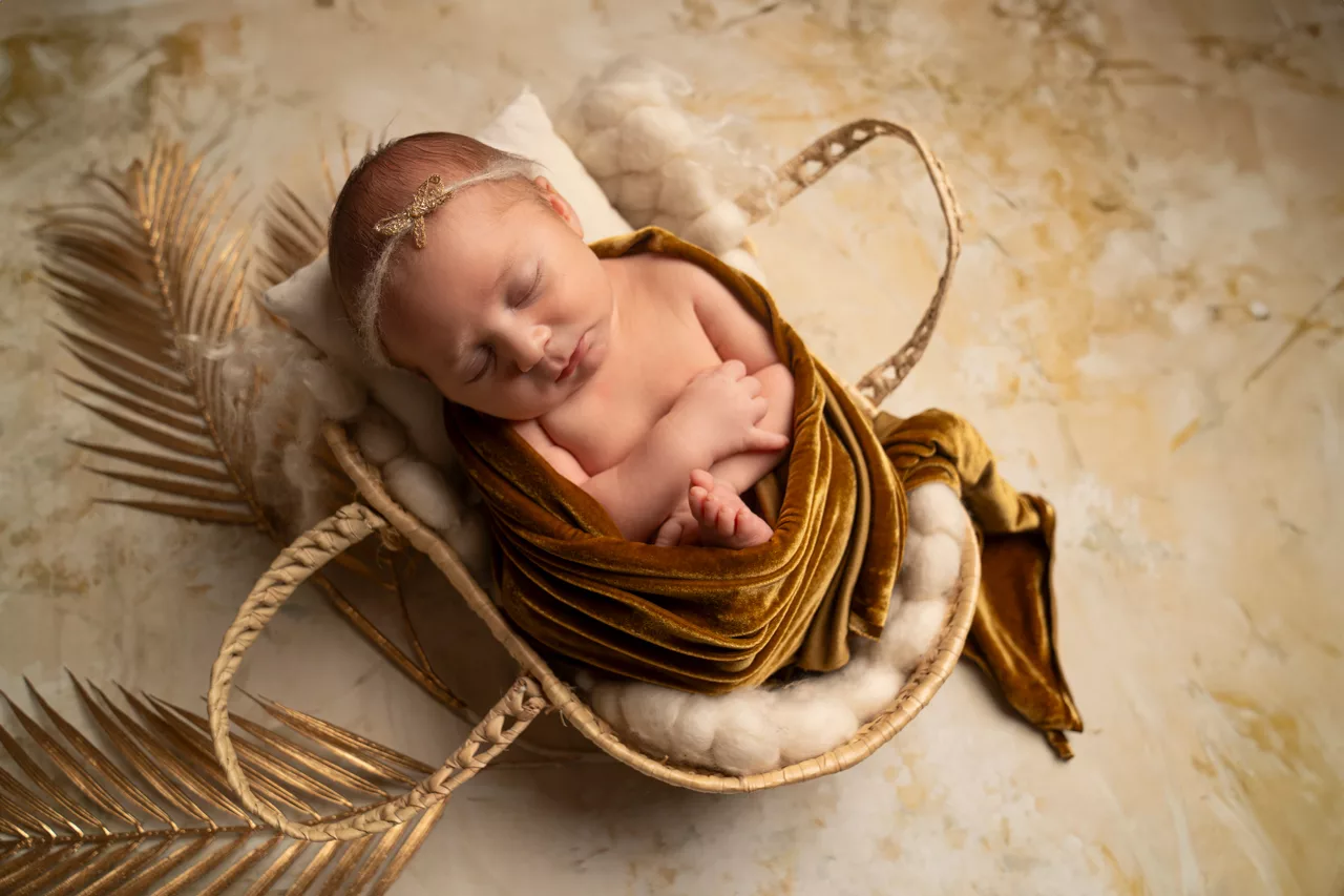 seance-photo-naissance-famille-studio-bebe-nouveaune-montpellier-herault-beziers-sete-agde-pezenas (13)