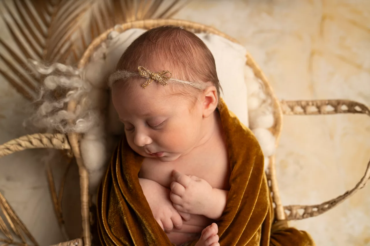 seance-photo-naissance-famille-studio-bebe-nouveaune-montpellier-herault-beziers-sete-agde-pezenas (14)