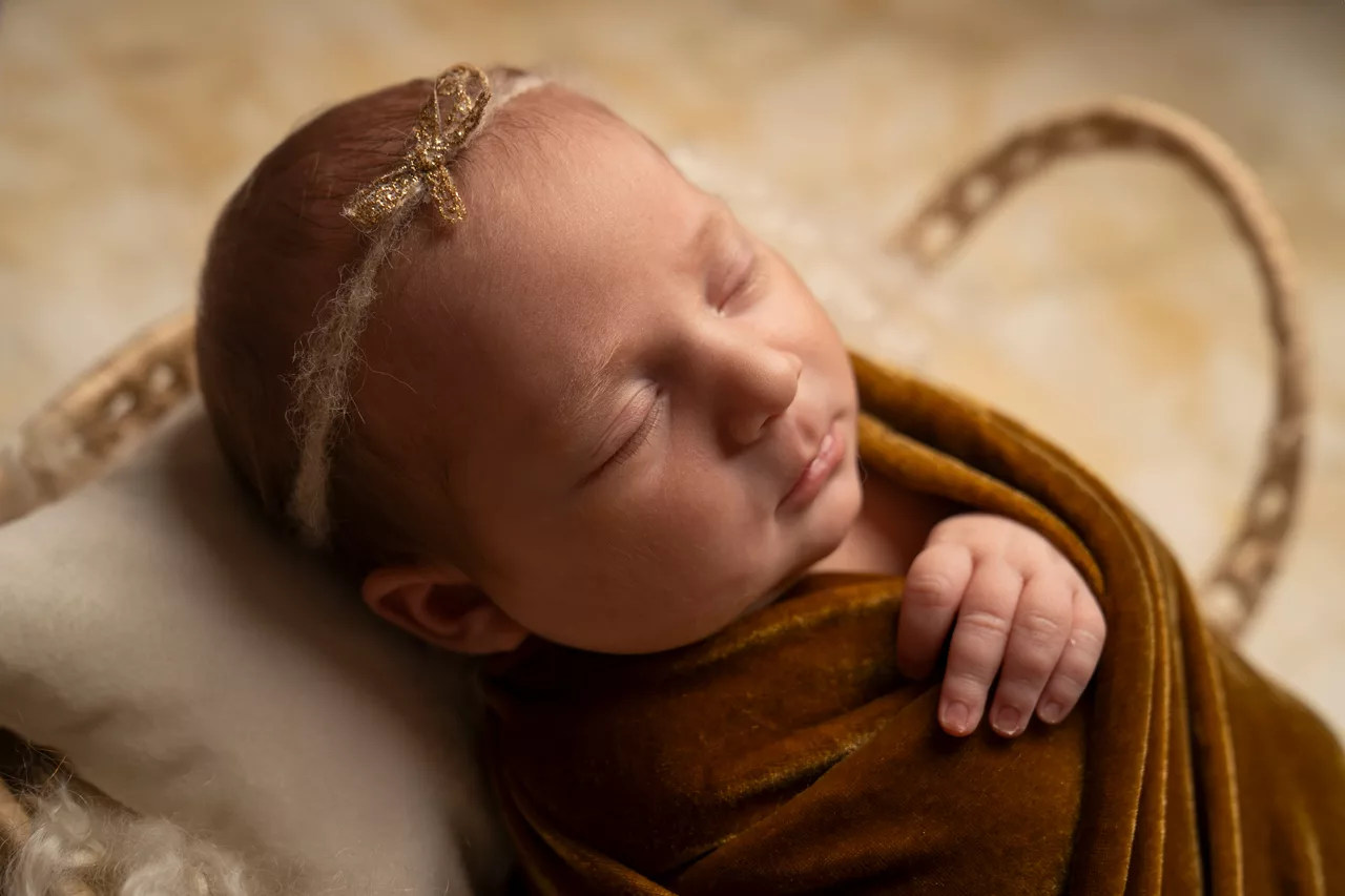 seance-photo-naissance-famille-studio-bebe-nouveaune-montpellier-herault-beziers-sete-agde-pezenas (15)