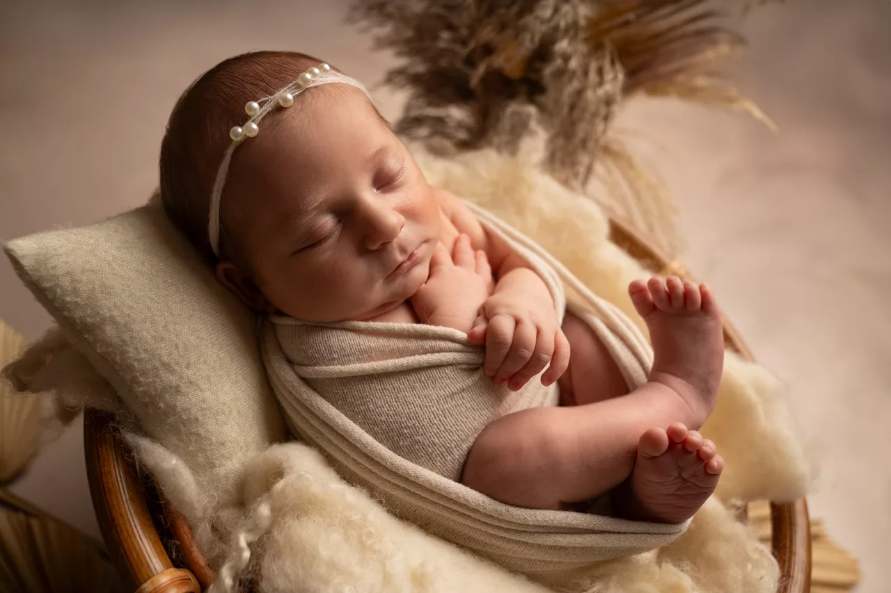 seance-photo-naissance-famille-studio-bebe-nouveaune-montpellier-herault-beziers-sete-agde-pezenas (2)
