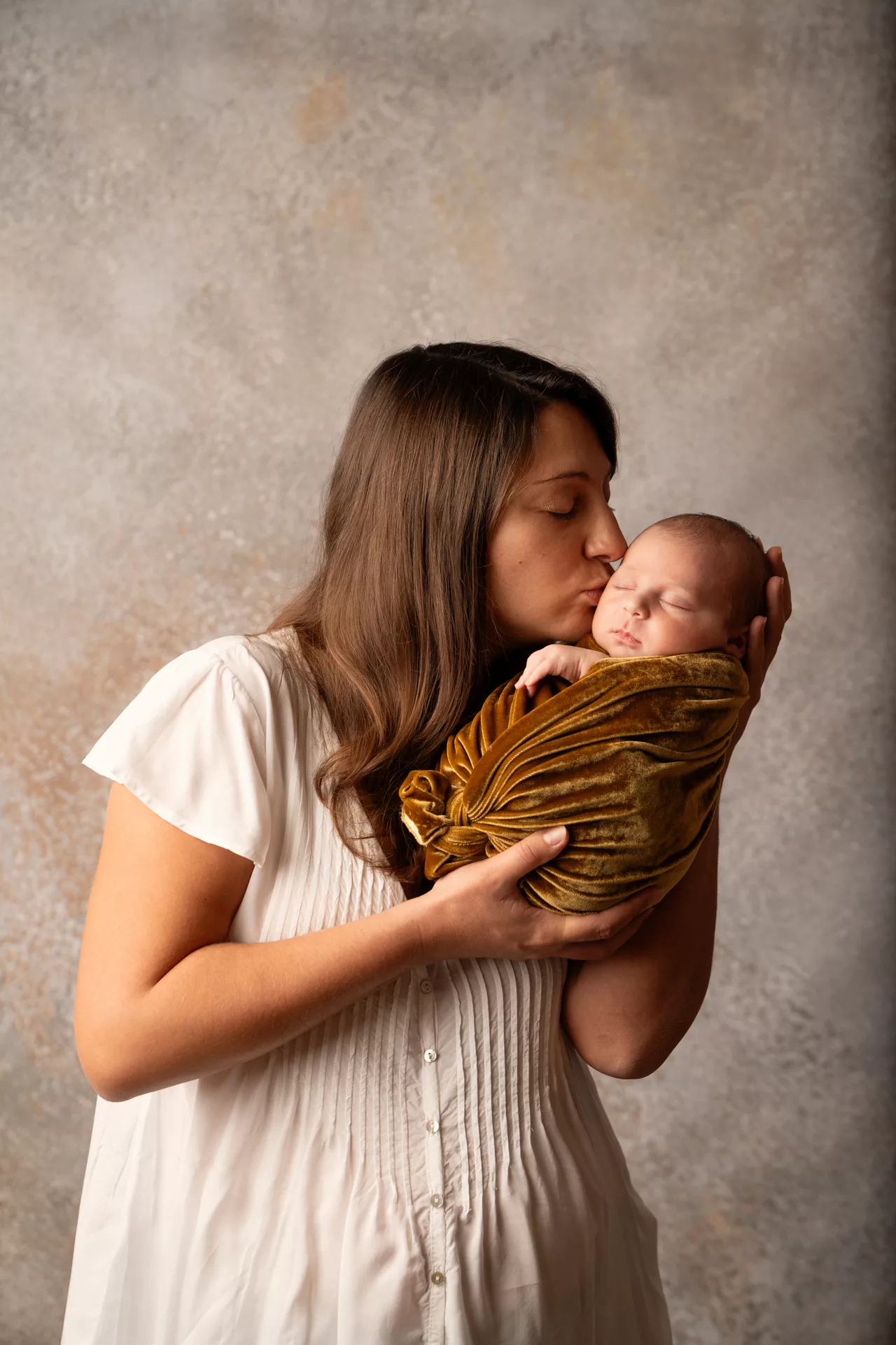 seance-photo-naissance-famille-studio-bebe-nouveaune-montpellier-herault-beziers-sete-agde-pezenas (25)