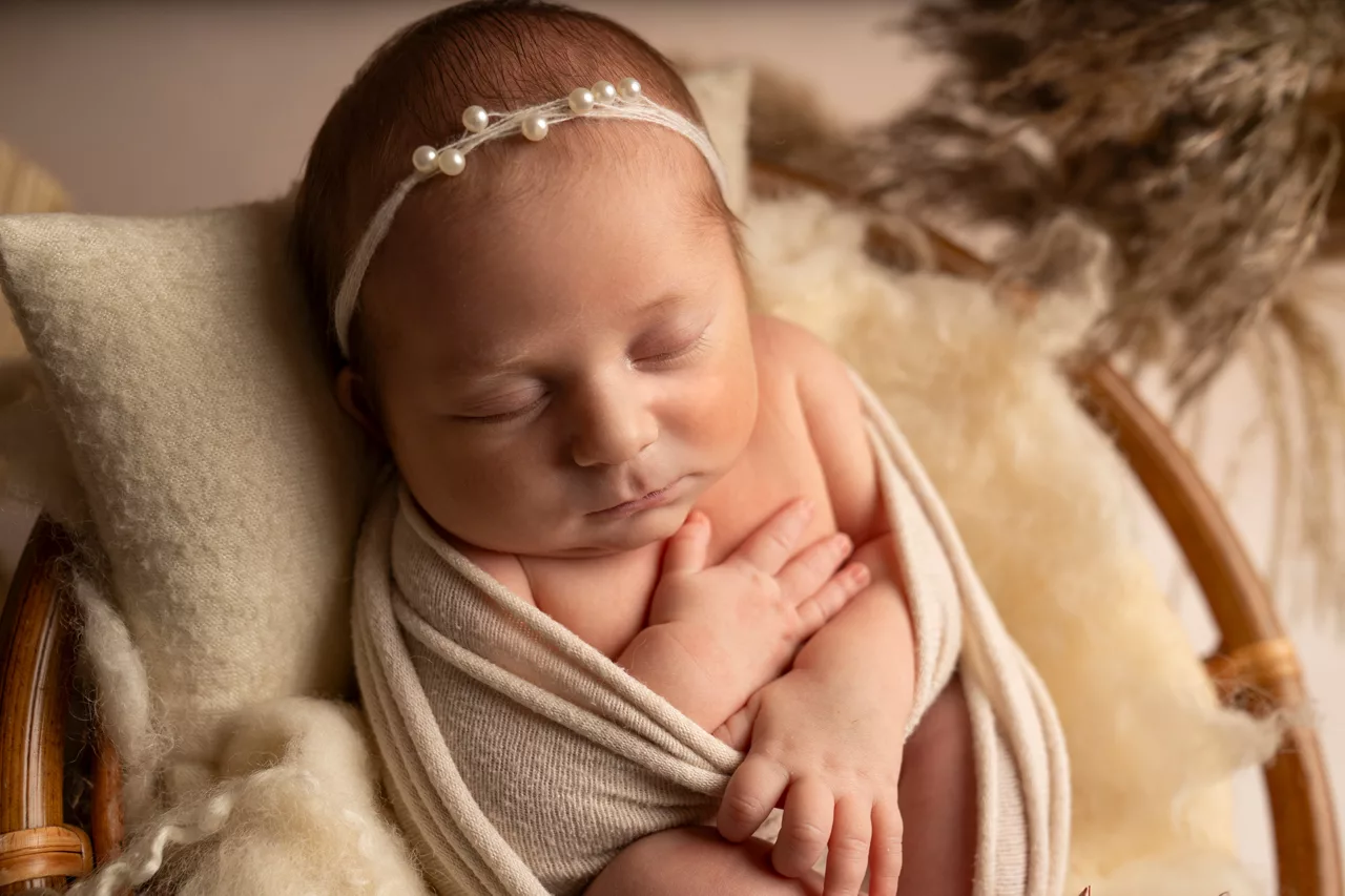 seance-photo-naissance-famille-studio-bebe-nouveaune-montpellier-herault-beziers-sete-agde-pezenas (3)