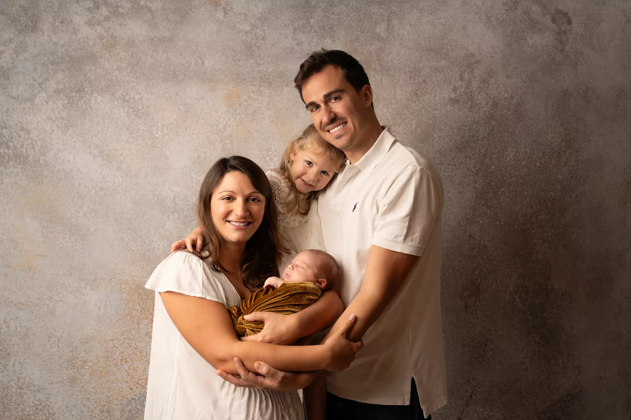 seance-photo-naissance-famille-studio-bebe-nouveaune-montpellier-herault-beziers-sete-agde-pezenas (30)