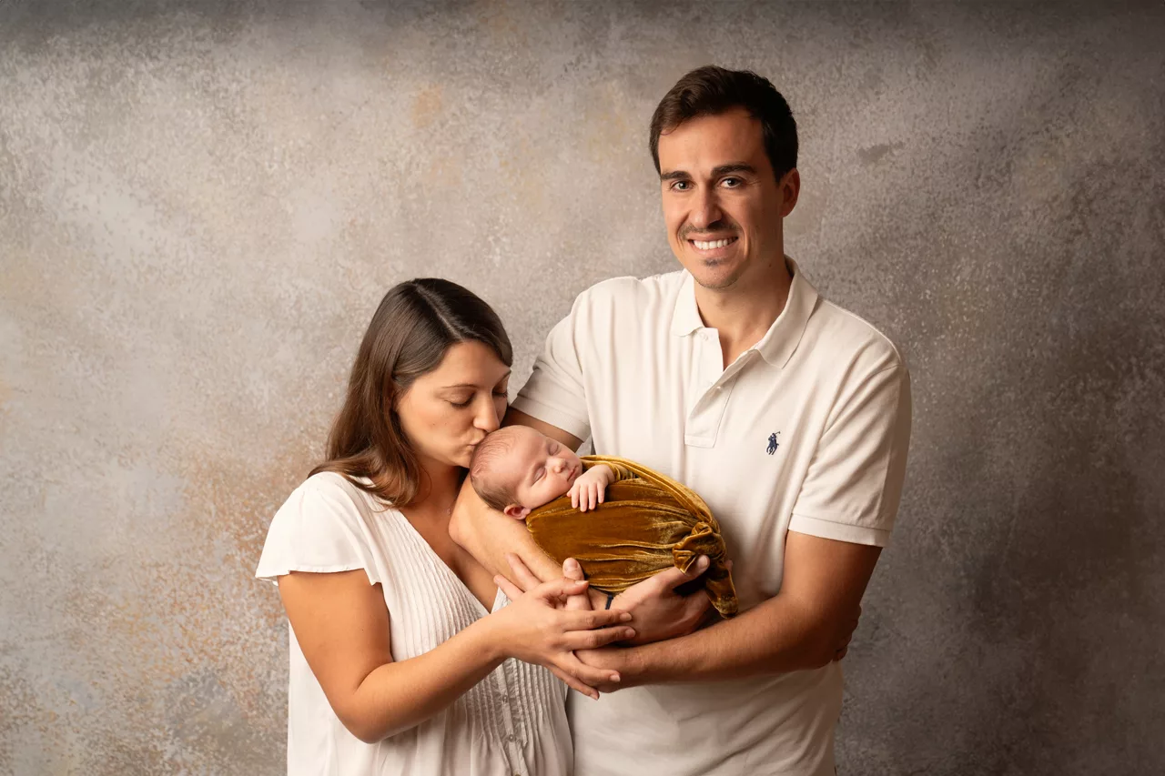 seance-photo-naissance-famille-studio-bebe-nouveaune-montpellier-herault-beziers-sete-agde-pezenas (33)