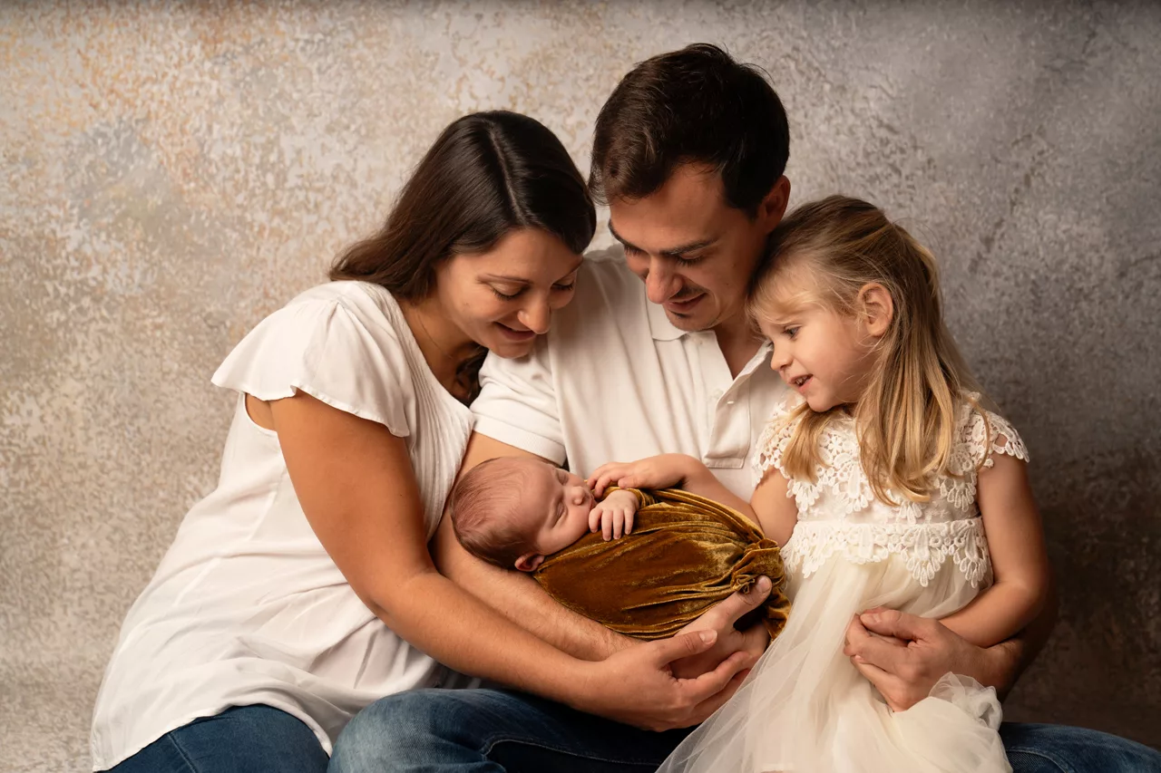 seance-photo-naissance-famille-studio-bebe-nouveaune-montpellier-herault-beziers-sete-agde-pezenas (36)