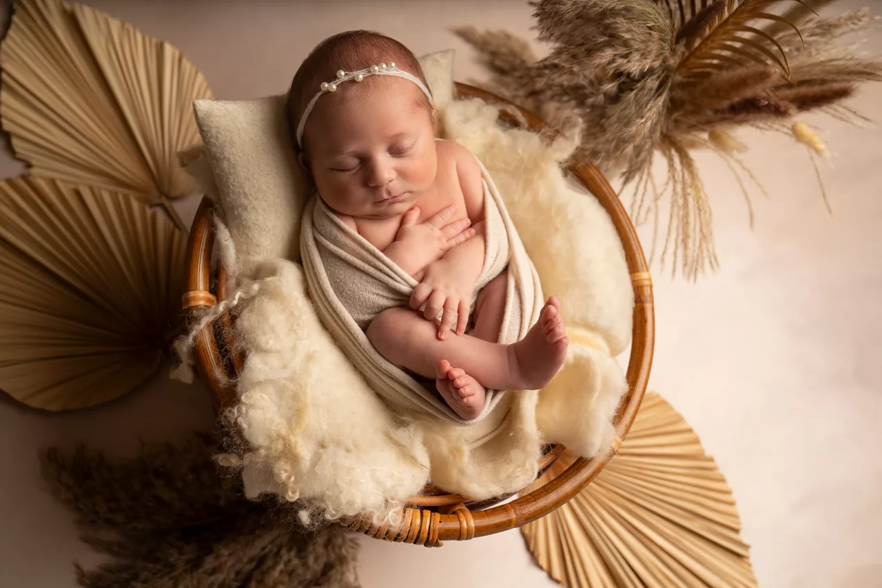 seance-photo-naissance-famille-studio-bebe-nouveaune-montpellier-herault-beziers-sete-agde-pezenas (5)