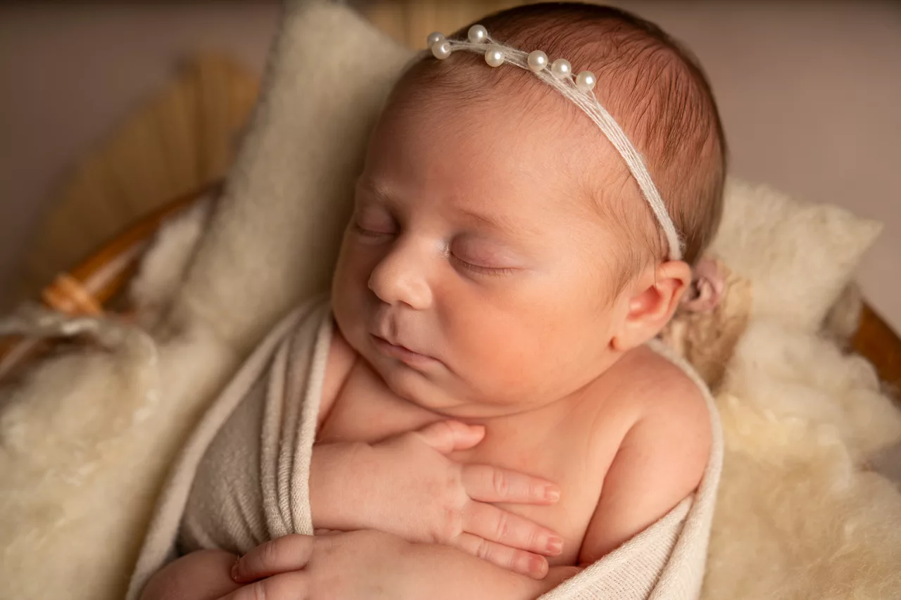 seance-photo-naissance-famille-studio-bebe-nouveaune-montpellier-herault-beziers-sete-agde-pezenas (7)